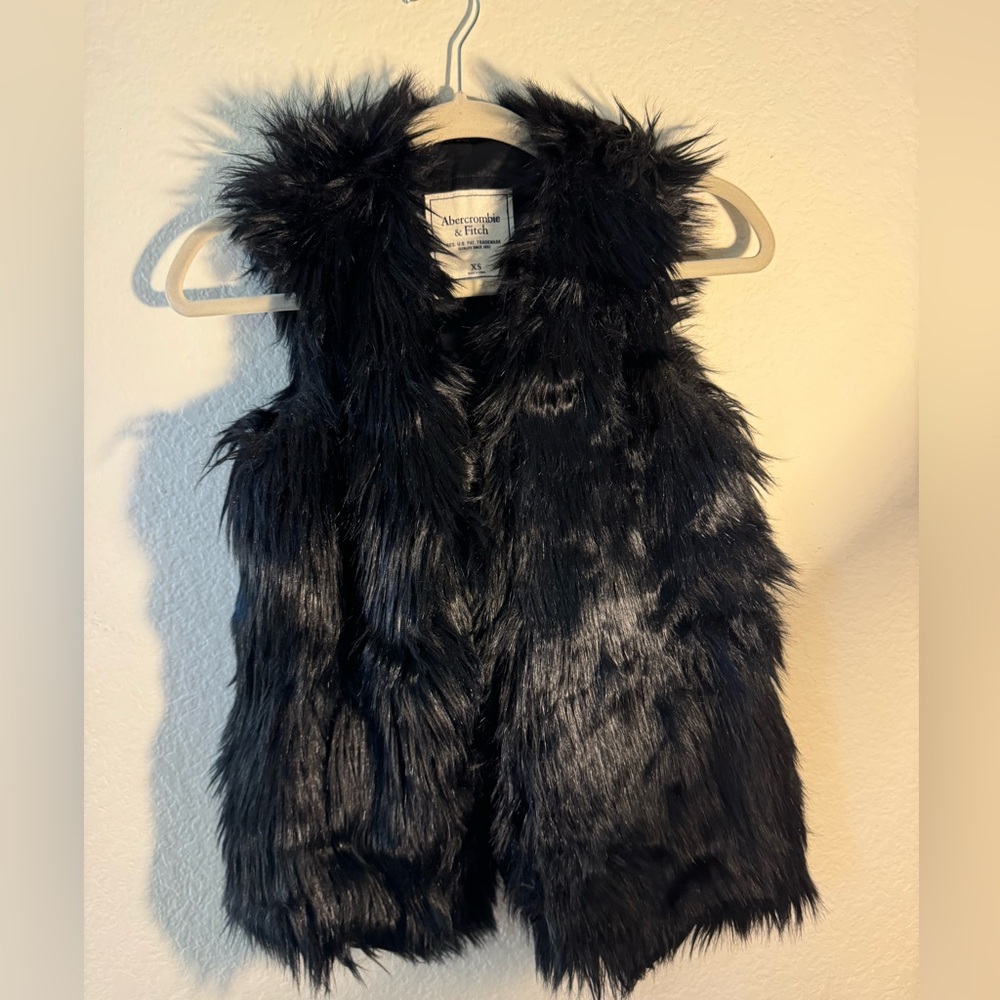 Abercrombie & Fitch Faux Fur Vest Jacket Black with pocket Open Front
